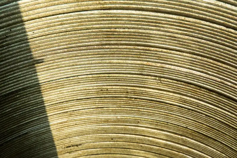 导轨电源与模块电源的差异对比及适用场景解析