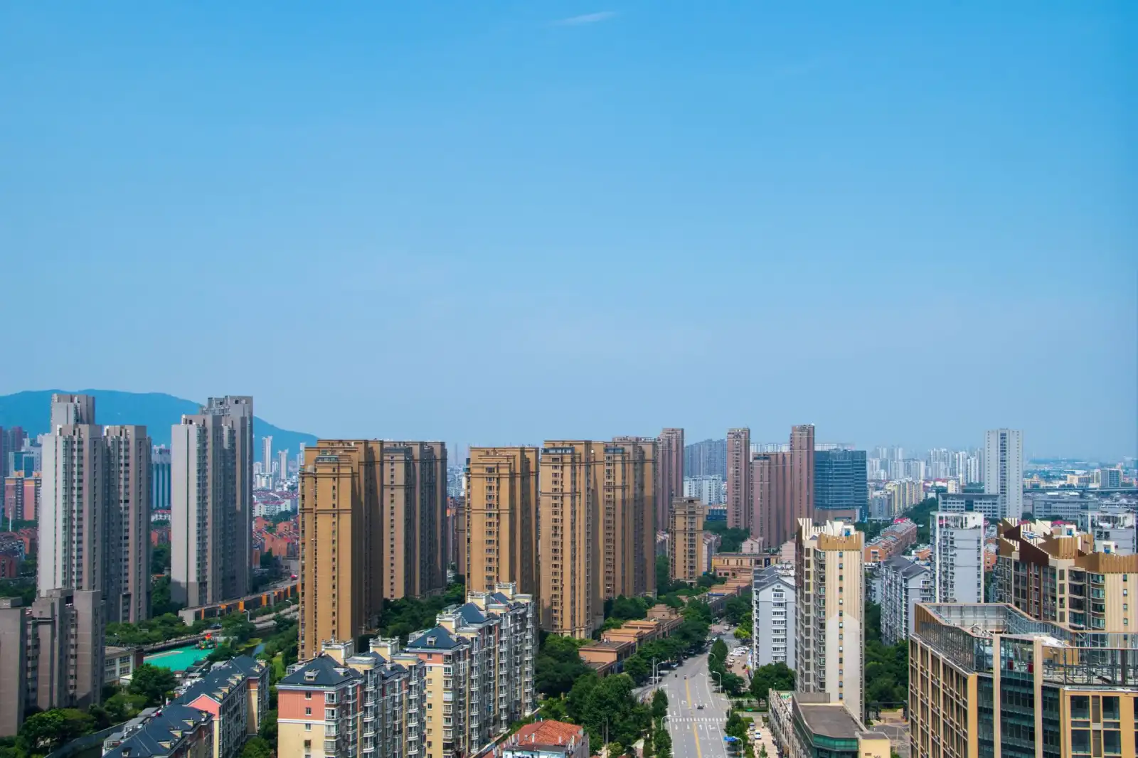 工业开关电源与导轨电源产品选型参数对比分析