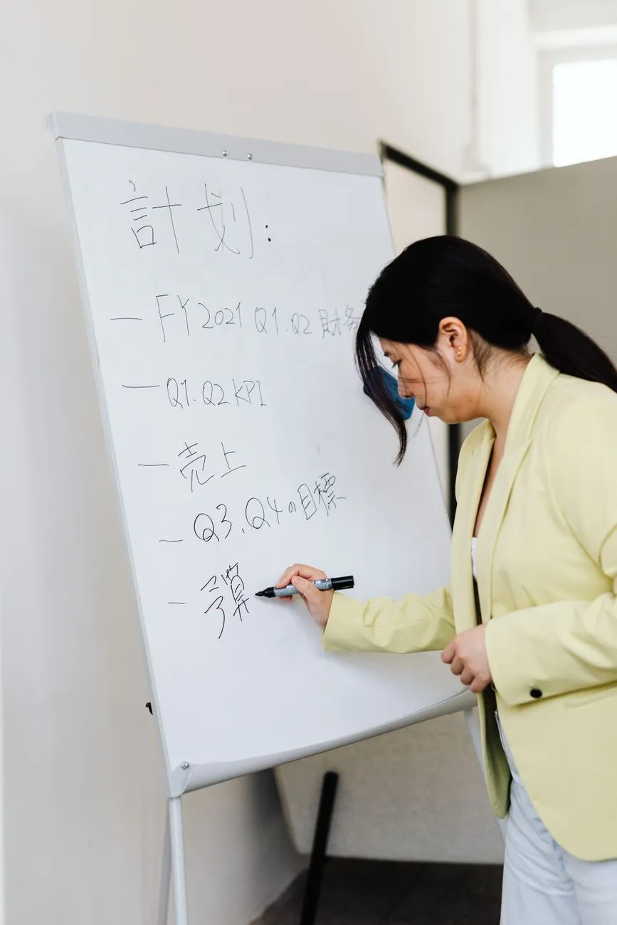 导轨电源在控制柜系统中的应用优势与常见配置误区