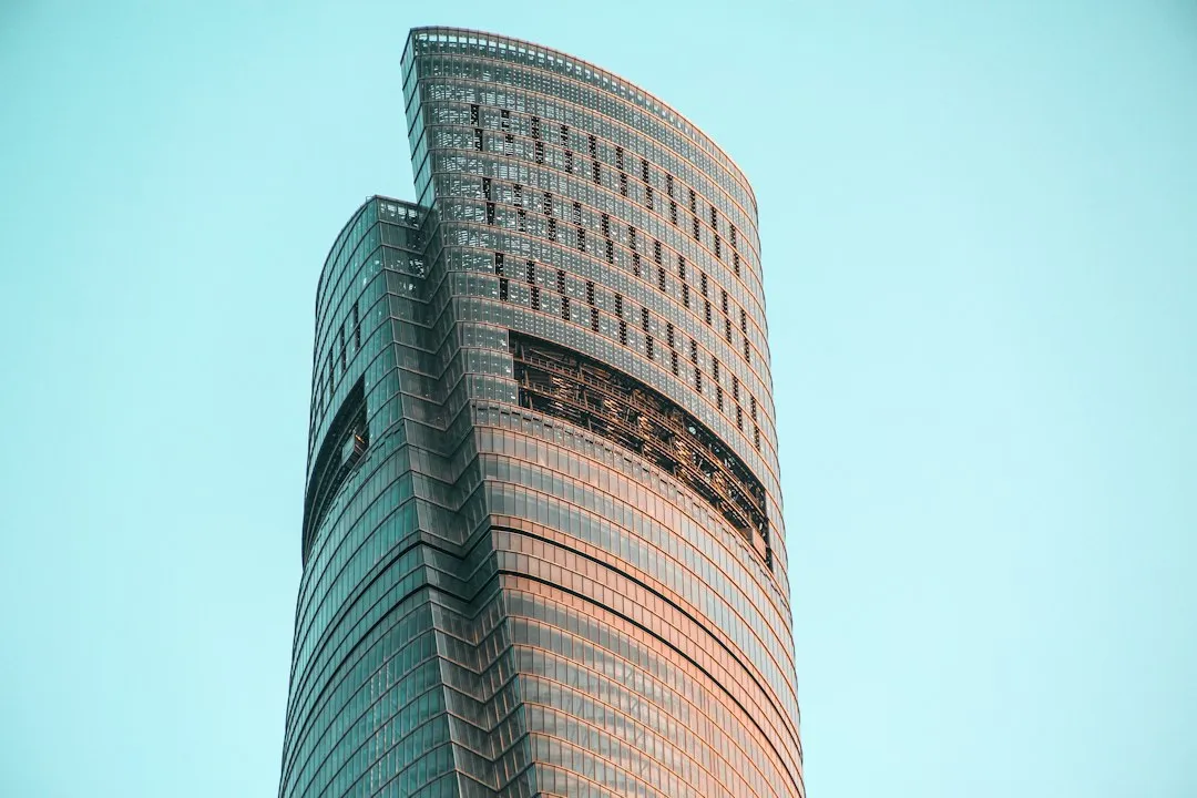 工业开关电源与导轨电源在控制柜应用中的选型对比分析
